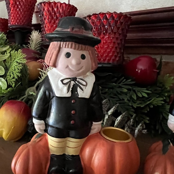 Vintage Pumpkin Harvest
Pilgrim Candle Holders - Picture 4 of 7